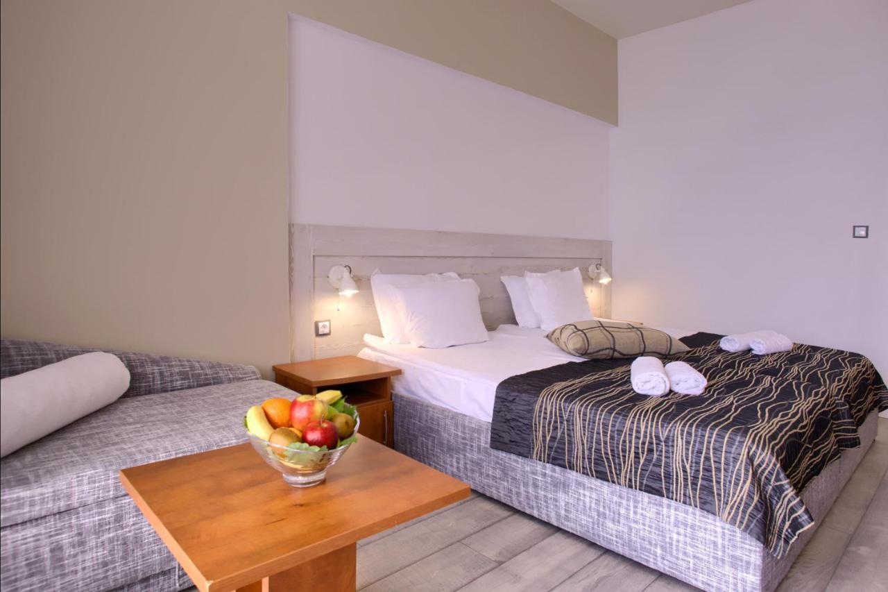 Luna Beach Hotel Golden Sands Exterior photo